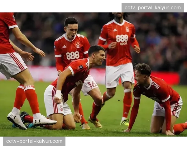 超过6万名球迷涌入拉卡图哈体育场，见证贝蒂斯欧联杯4-0大胜